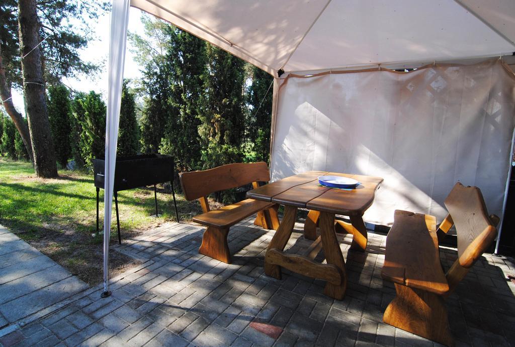 Guesthouse "Nakvyne Pas Zveja" Purvynes Street Nida Esterno foto