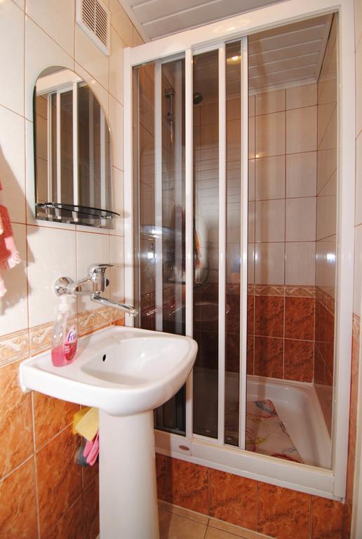 Guesthouse "Nakvyne Pas Zveja" Purvynes Street Nida Esterno foto