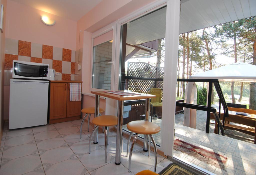 Guesthouse "Nakvyne Pas Zveja" Purvynes Street Nida Esterno foto