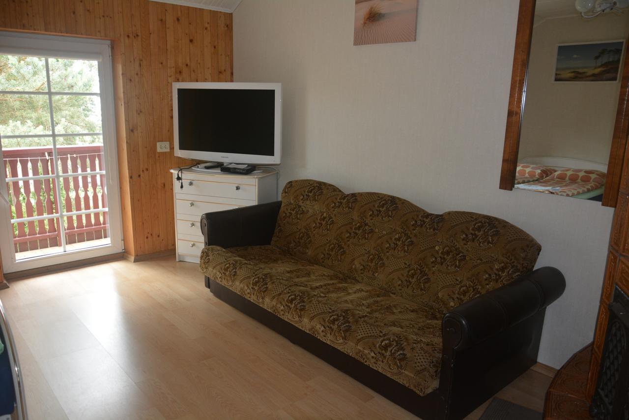 Guesthouse "Nakvyne Pas Zveja" Purvynes Street Nida Esterno foto